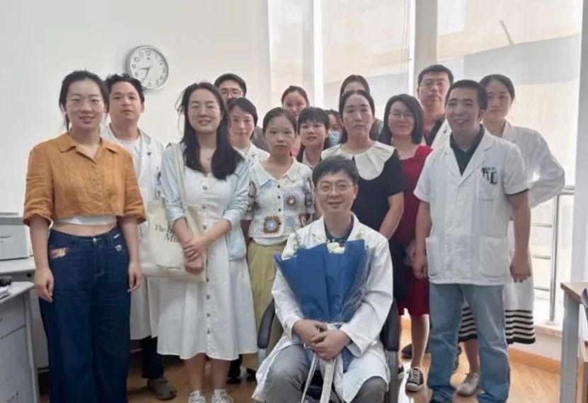 我要投稿 · 首页 · 复旦邮箱 ·